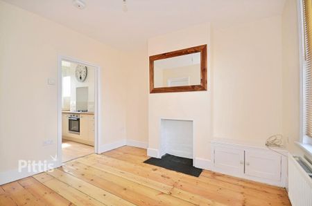 2 bedroom end of terrace house to rent - Photo 5