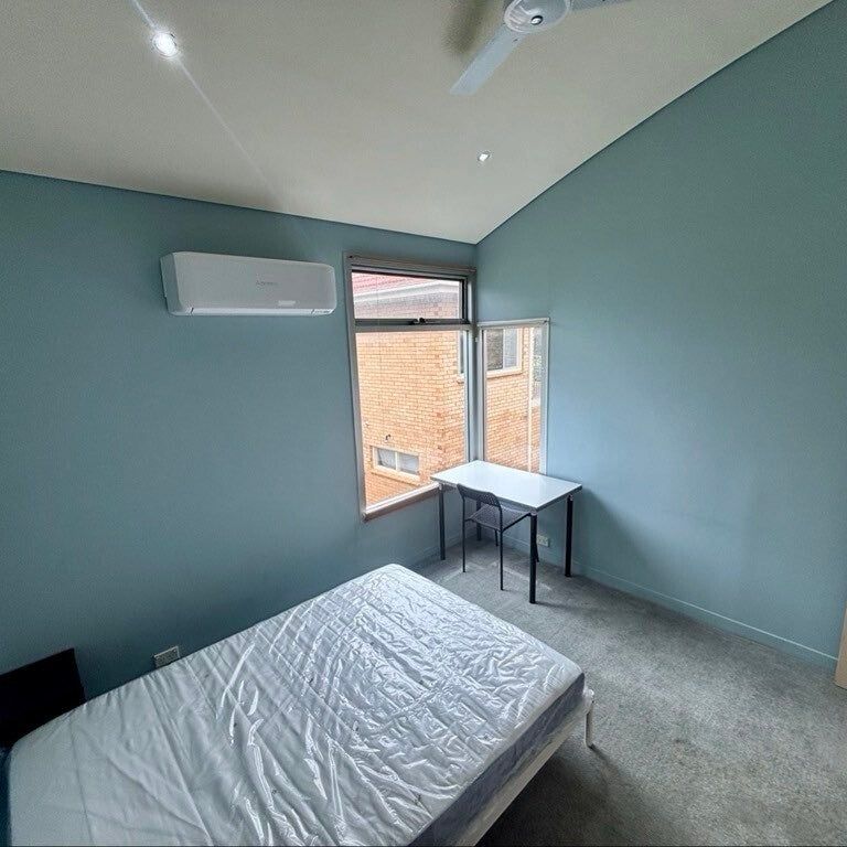 Windsor Gardens - Photo 1