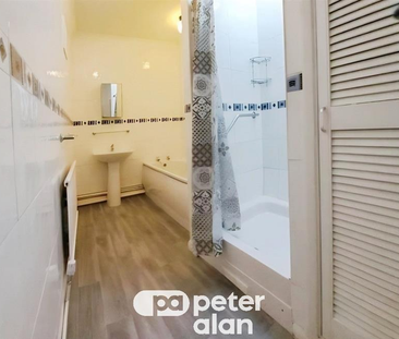 Long Oaks Court, Sketty, SWANSEA - Photo 1