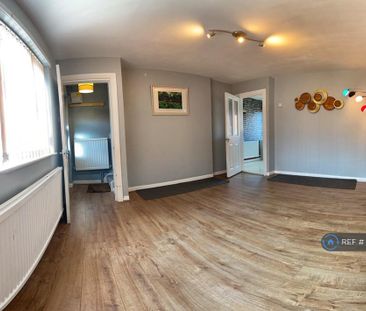 2 bedroom terraced house to rent - Photo 2