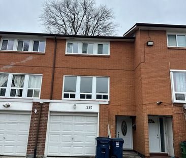 For Lease - 1605 Albion Road Unit# 287 Lower Level, Toronto, Ontario - Photo 2