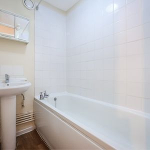 Room in a Shared Flat, Beachcroft Way, N19 - Photo 3