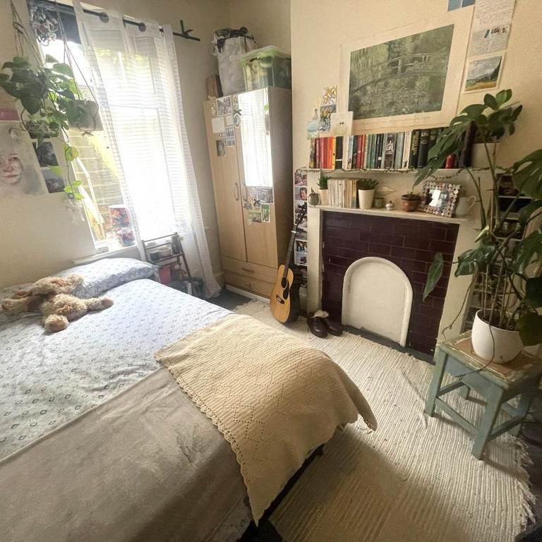 4 bedroom terraced house to rent - Photo 1