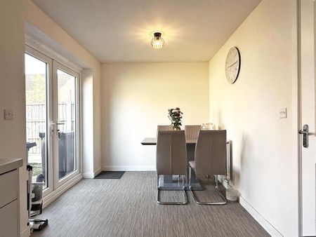 3 bedroom detached house to rent - Photo 2