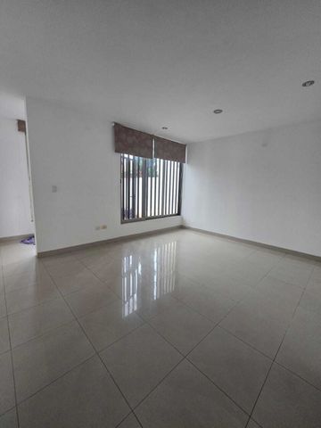 Casa en renta, 3 recámaras y estudio, Vista Alegre Norte, Mérida Yucatán - Photo 4