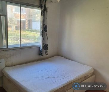 2 bedroom maisonette to rent - Photo 2