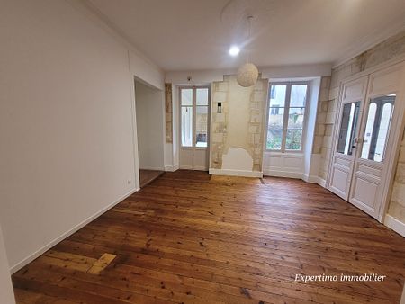 APPARTEMENT PLAIN PIED CENTRE VILLE AVEC COUR - Photo 2