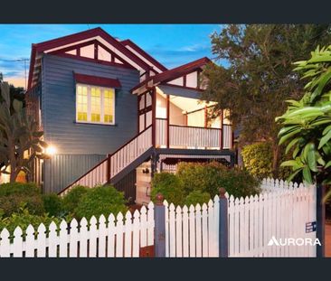 Charming Queenslander with Entertainer’s Deck in Gordon Park - Photo 4