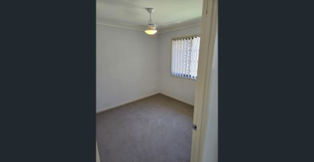 Tidy 4-bedroom, 2-bathroom house in Kallangur - Price Drop for Christmas - Photo 4