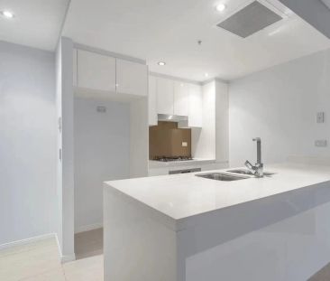 “LUXURY APARTMENT , High Floor” - Photo 5