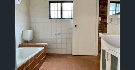 THREE BEDROOM TERRACE IN A PEACEFUL LOCATION - Photo 4