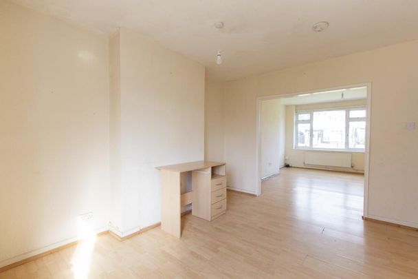 Mead Crescent,Southampton - Photo 1