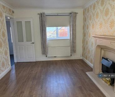 3 bedroom detached house to rent - Photo 4