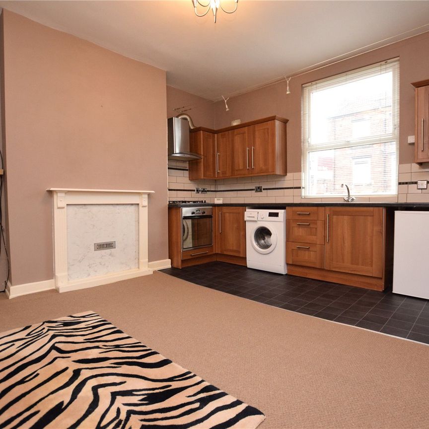 13, Cobden Grove, Lower Wortley, Leeds, LS12 5PA - Photo 1