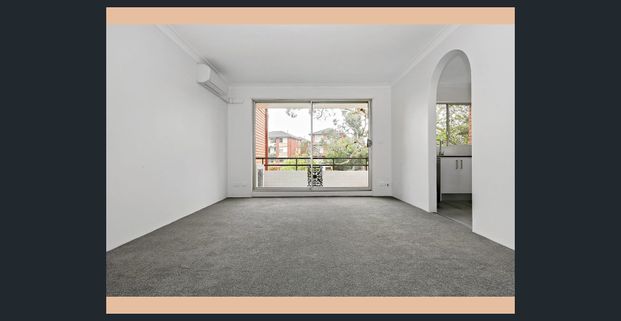 Beautifully modern three bedroom unit walking distance to Top Ryde Shopping Centre - Photo 1