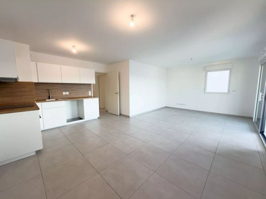 location vide 3p 67.70m² + terrasse + stationnement - Photo 1