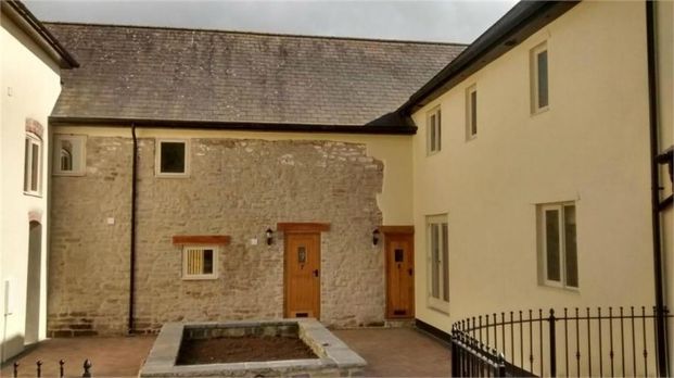 Hele Manor Barns, Taunton - Photo 1