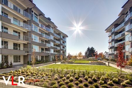 Condo in North Vancouver, BC - Photo 2