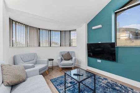 2 bedroom flat to rent - Photo 2