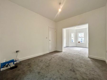 2 bedroom semi-detached house to rent - Photo 3