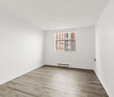 For Lease - 2760 Carousel Crescent Unit# 1111, Blossom Park - Airpo... - Photo 1