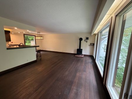 For Lease - 121 Gilwood Park Drive, Penetanguishene, Ontario - Photo 2