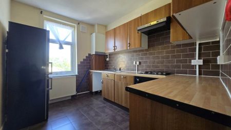 Price £1,600 pcm - Available Now - Part Furnished - Photo 4