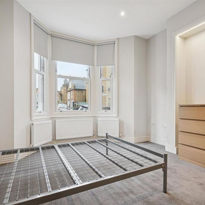 3 bedroom flat to rent - Photo 1