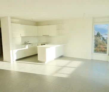 Caslano: Helle 3.5-Zimmer-Dachwohnung zur Miete - Photo 6