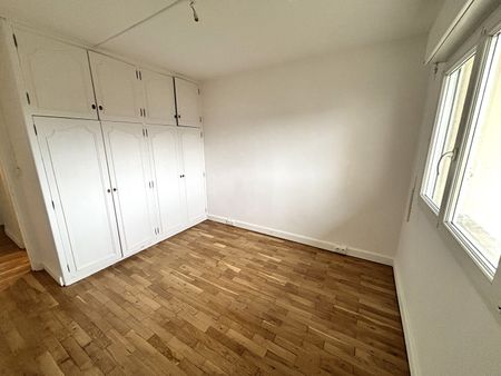 Location Appartement 3 pièces 74m² - Photo 3