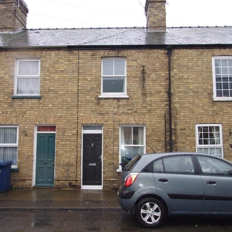2 bedroom terraced house to rent - Photo 1