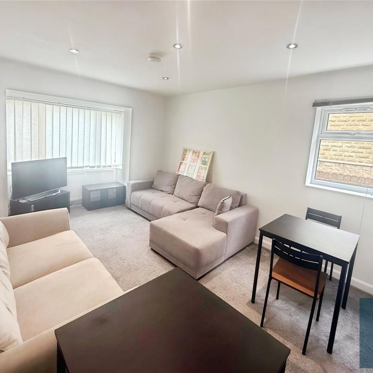 5 bedroom detached house to rent - Photo 1