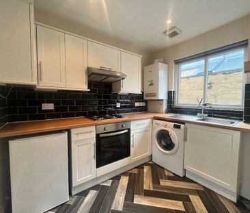 3 bedroom semi-detached house to rent - Photo 4