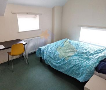 4 bedroom semi-detached house to rent - Photo 4