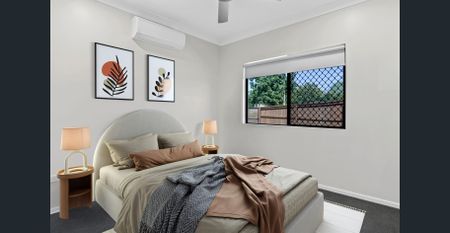 Executive home in quiet culdesac - Photo 2