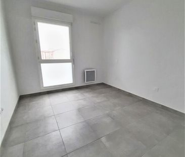 Location Appartement 3 pièces 63m² NIMES 30000 - Photo 2