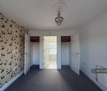 4 bedroom detached house to rent - Photo 2