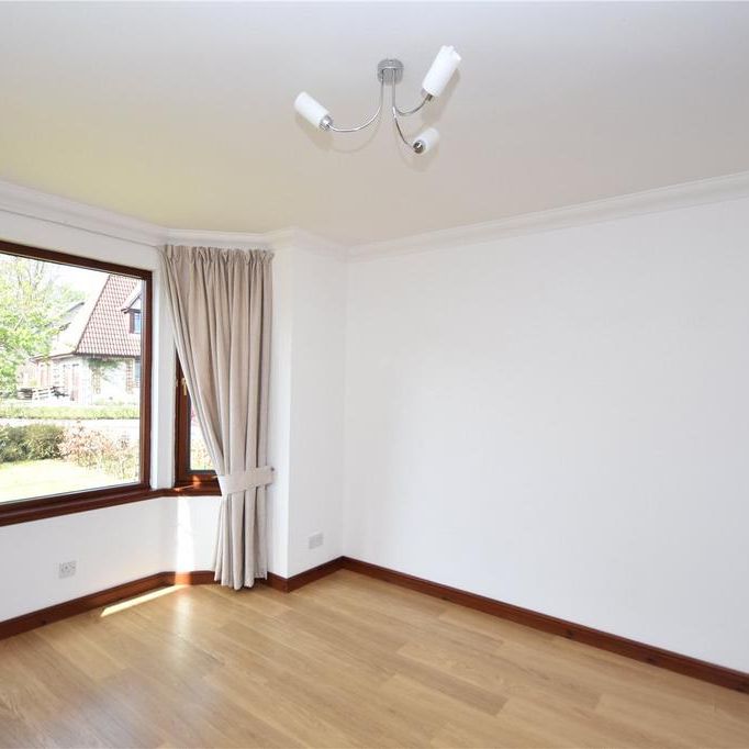4 bedroom detached house to rent - Photo 1