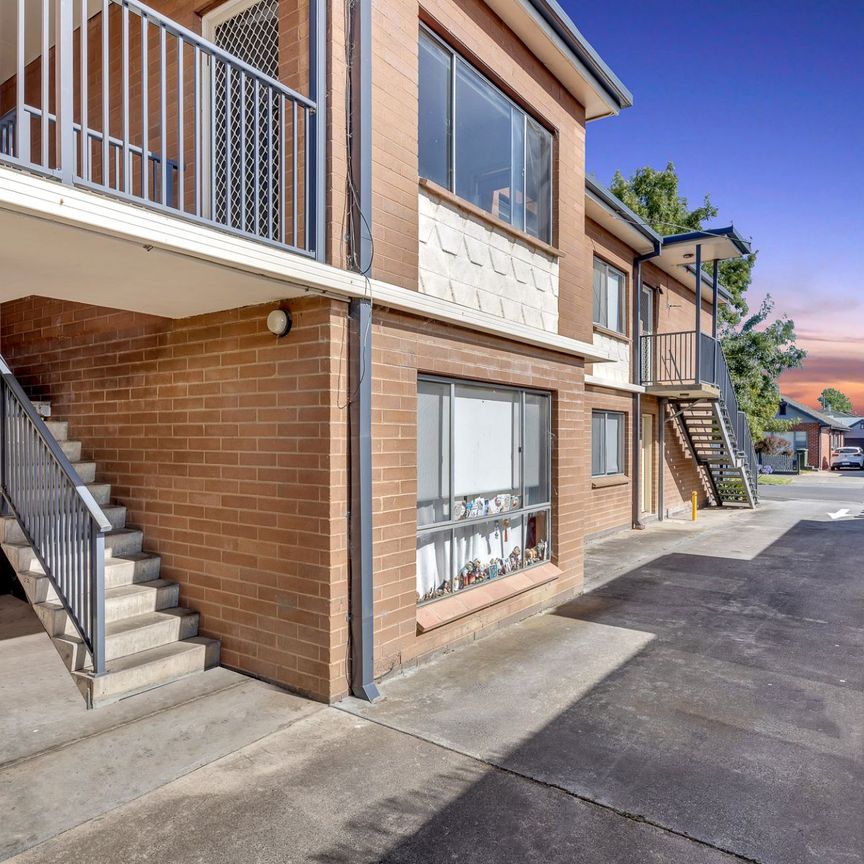 Spacious Apartment In The Heart of Geelong West - Photo 1