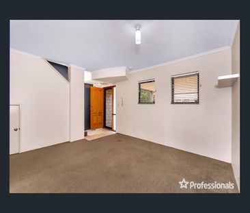 Beautiful Townhouse - COMING SOON! - Photo 5