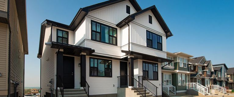 Beautifully Built 3 Bed Room Duplex in NW Calgary. | Calgary - Photo 1