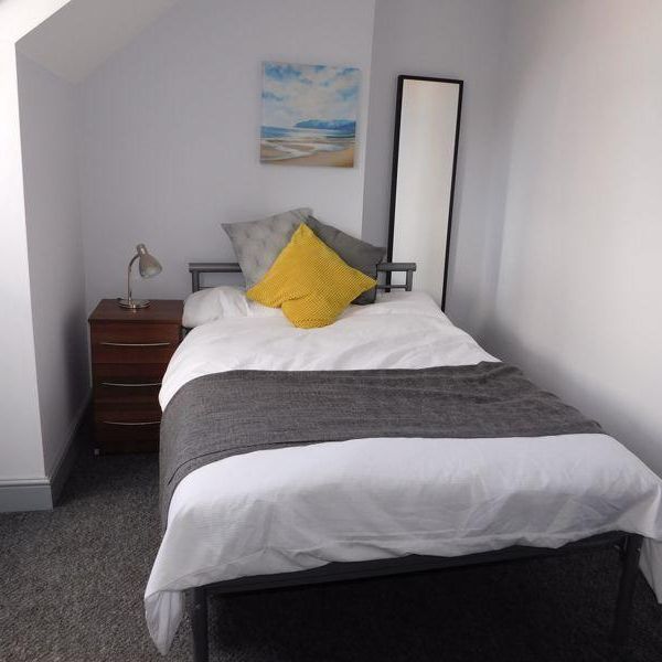 1 bedroom in a house share to rent - Photo 1