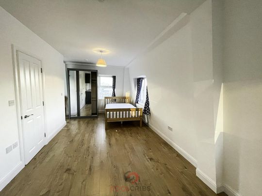 Studio to rent - Photo 1