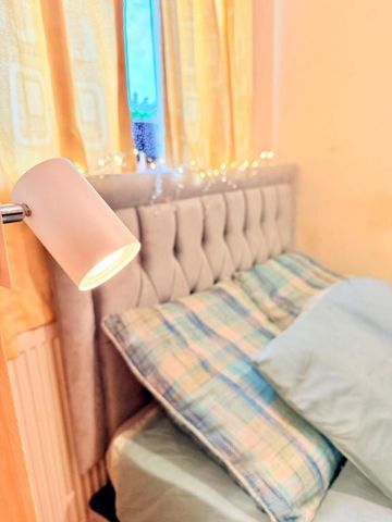 1 bedroom in a house share to rent - Photo 5