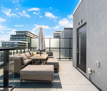 For Lease - 3020 Trailside Drive Unit# TH 132, Oakville, Ontario - Photo 3