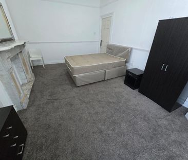 8 Bed End Terrace, Deane Road, L7 - Photo 4