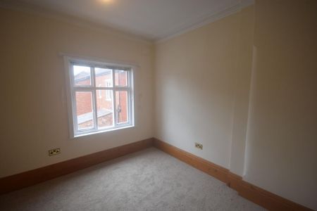 4 bedroom semi-detached house to rent - Photo 2
