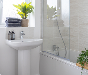 4 bedroom semi-detached house to rent - Photo 4