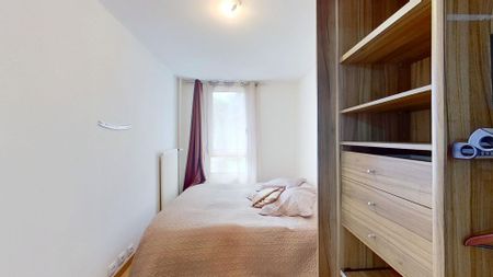 Location Appartement 4 pièces 97m² - Photo 3