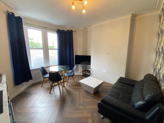 £900 PCM, Furnished One Bedroom Ground Floor Flat in Taff Embankment, Grangetown, Cardiff, CF11 7BE - Photo 1